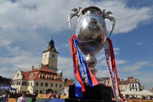 Tragerea la sorţi a "şaisprezecimilor" Cupei României, ora 16:00 Tragerea la sorţi a "şaisprezecimilor" Cupei României, ora 16:00