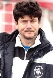 Il vezi pe strada pe "profesorul de matematica" de la Medias... Il vezi pe strada pe "profesorul de matematica" de la Medias...