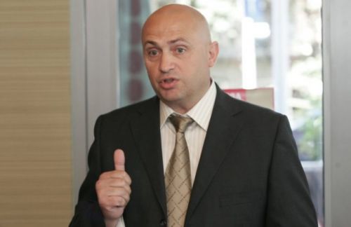 S-a executat primul bilet de ordin al lui Valerii Moraru . Cu cat imprumuta omul de afaceri Rapidul S-a executat primul bilet de ordin al lui Valerii Moraru . Cu cat imprumuta omul de afaceri Rapidul