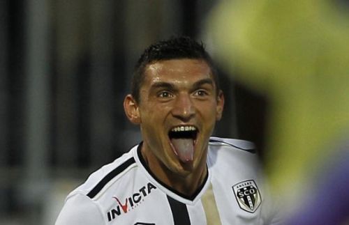 Claudiu Keşeru a semnat cu Al Gharafa Claudiu Keşeru a semnat cu Al Gharafa