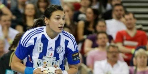 Cristina Neagu a semnat pe 2 ani cu CSM București Cristina Neagu a semnat pe 2 ani cu CSM București