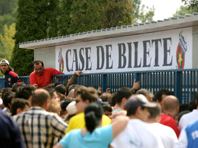 Se pun în vînzare abonamentele la Steaua. Vezi preţurile! Se pun în vînzare abonamentele la Steaua. Vezi preţurile!