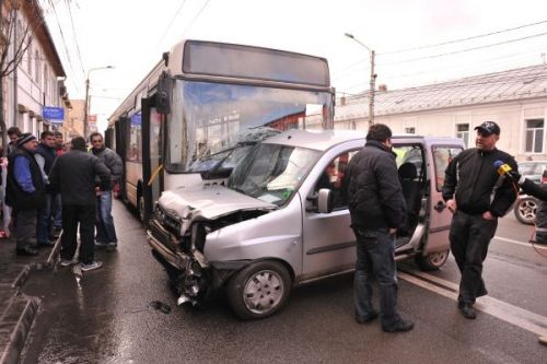 Atentie la volan, prea multe accidente  Atentie la volan, prea multe accidente