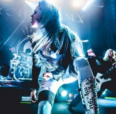 Traficant de pufarine .